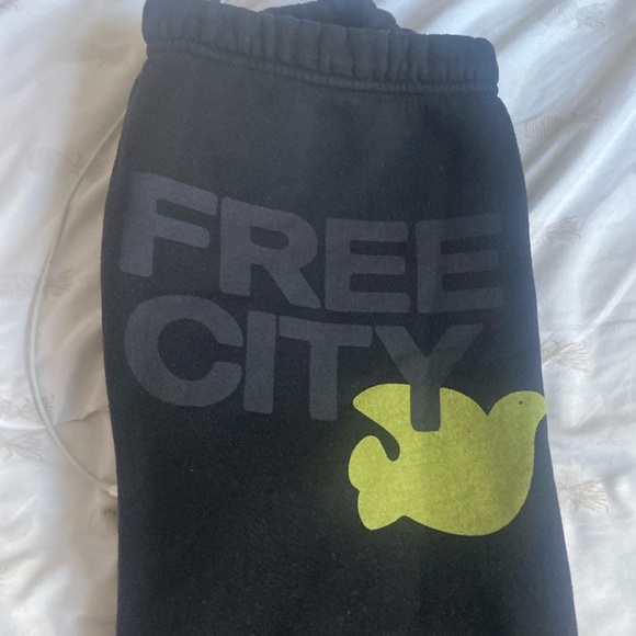 Freecity black and yellow sweatpants full length - Picture 2 of 4